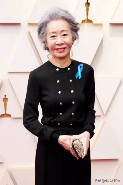 頭一天被香奈兒拒絕，第二天就拿奧斯卡？爽劇都不敢這麼寫