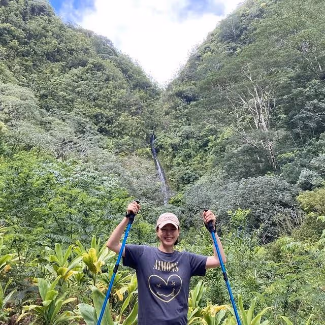 40歲李荷妮挺肚9個月「破格孕期畫報」曝光!性感BRA+迷你裙超辣