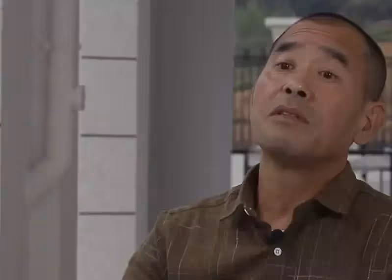 姐姐將老屋賣給殘障弟弟,14年後卻因一則「遷款謠言」反悔,將房偷過戶到兒子名下,結局卻讓她後悔萬分