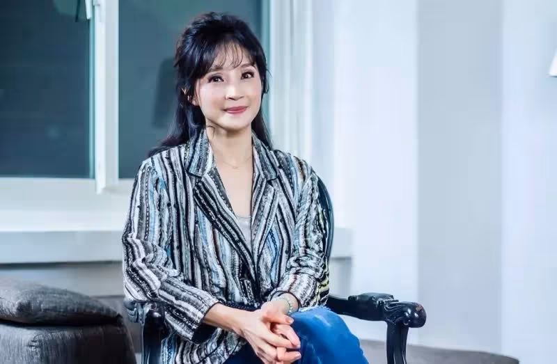 原本差點嫁，方季惟笑曝因一雙鞋子婚事喊卡，慶幸看清對方55歲驚喜曬近況：我有女兒了