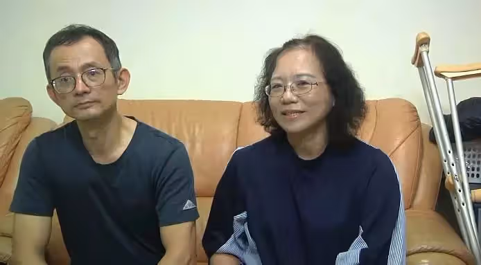 當妳永遠的左腳,蠻牛先生瞞著家人結婚,照顧獨腳妻鼓勵太太追夢,伴她躍上國際舞台
