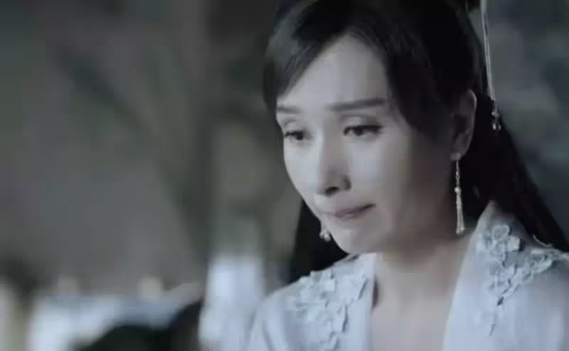 49歲楊恭如短髮造型曝光,高冷脫俗,這身材和氣質70後少見,網友:美得出眾令人眼前一亮