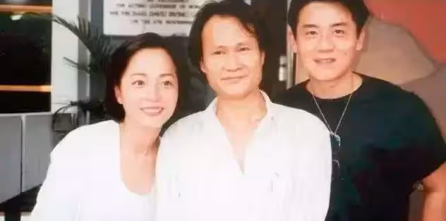 林正英去世23年，拍鬼片立下4條規矩，圈內人至今遵守