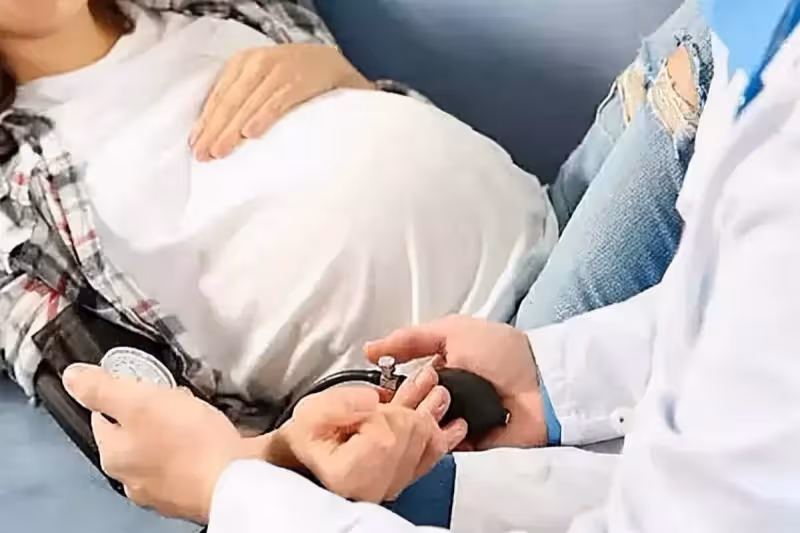 67歲老太得腦梗後「自然受孕」,兒女稱:敢要就斷絕關系,老夫妻堅決生子,如今3年後現狀讓人意外