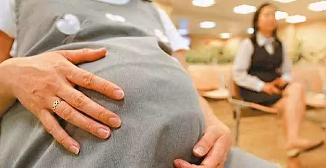 67歲老太得腦梗後「自然受孕」，兒女稱：敢要就斷絕關系，老夫妻堅決生子，如今3年後現狀讓人意外