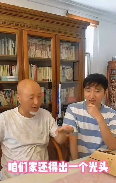 陳佩斯雙胞胎孫子首公開!光頭造型太像爺爺,已有一對雙胞胎孫女