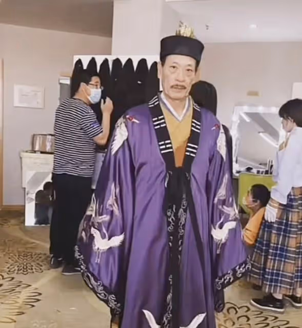 港星鍾發自曝想移居成都!68歲在內地做貿易生意,常出入高檔場所