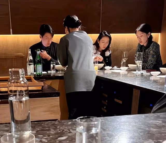 蜜月胖三斤?玄彬和孫藝珍婚後首次同框,女方臉蛋圓潤笑容甜蜜