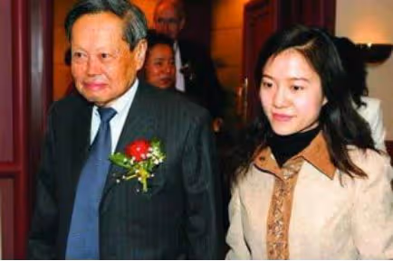 翁帆不再隱瞞,含淚說出嫁給楊振寧的原因,聽完明白了什麼是愛情