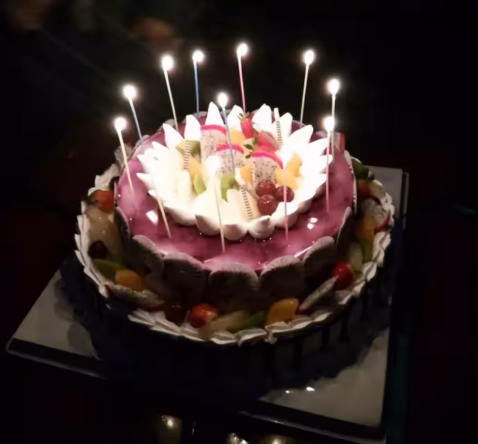 殘障男子撿到嬰兒，辛苦撫養20年，養女長大拒人親生父母，嫁人只有一個條件：帶爸爸一起出嫁
