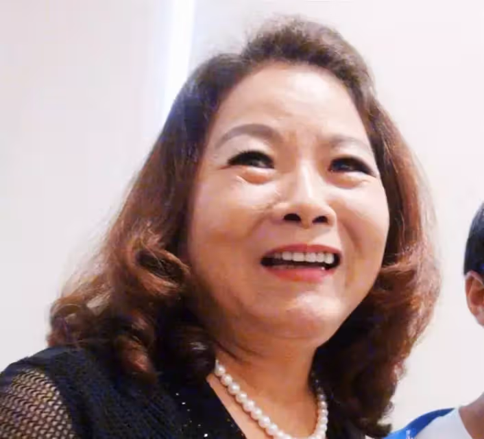 60歲單親媽媽幫房客養2幼兒「我來當你阿嬤」13年毫無怨言，乖孫獻擁抱「一輩子孝順您」她落淚：付出一切都值了