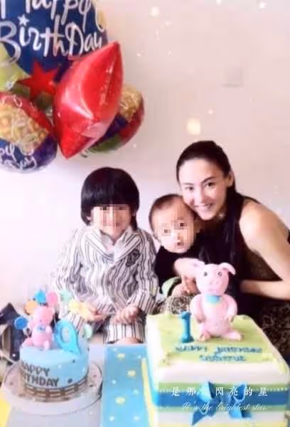 張柏芝素顏自拍!「12歲兒子意外入鏡」身高超過母肩膀 「一轉正面」五官和謝霆鋒一模一樣