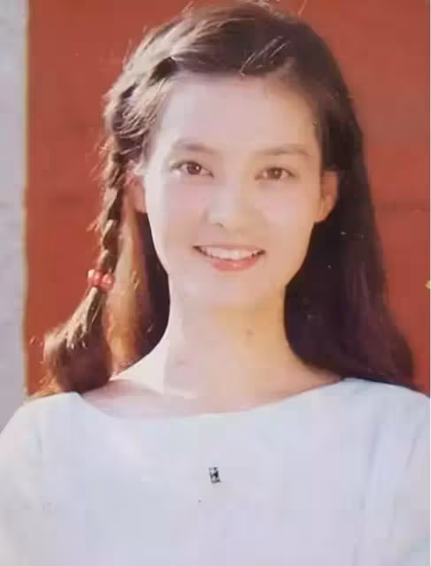 她是一代悲情影后!顏值不輸林青霞 嫁大8歲丈夫「婚姻破裂後吃素多年」看破紅塵