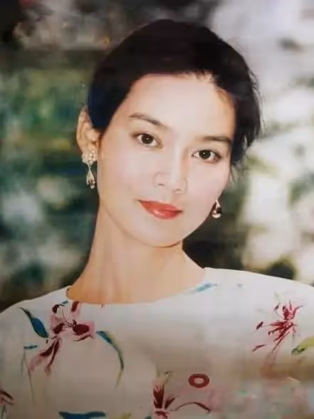 她是一代悲情影后!顏值不輸林青霞 嫁大8歲丈夫「婚姻破裂後吃素多年」看破紅塵