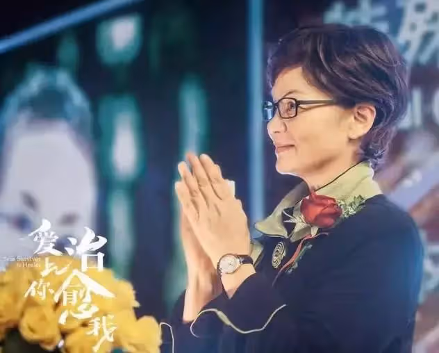 她是一代悲情影后!顏值不輸林青霞 嫁大8歲丈夫「婚姻破裂後吃素多年」看破紅塵