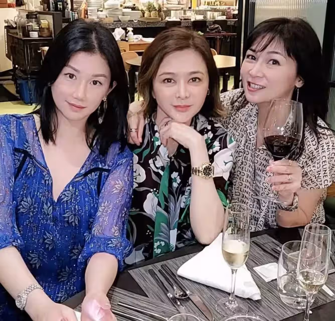 決定要愛惜身體!李嘉欣曾經歷48小時搶救「為保命放棄減肥」 近照曝光發福不少:顯得比李克勤太太健壯