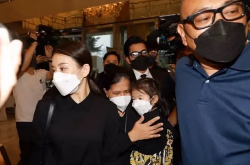 經理人小美父親出殯　郭富城攜妻女送最後一程