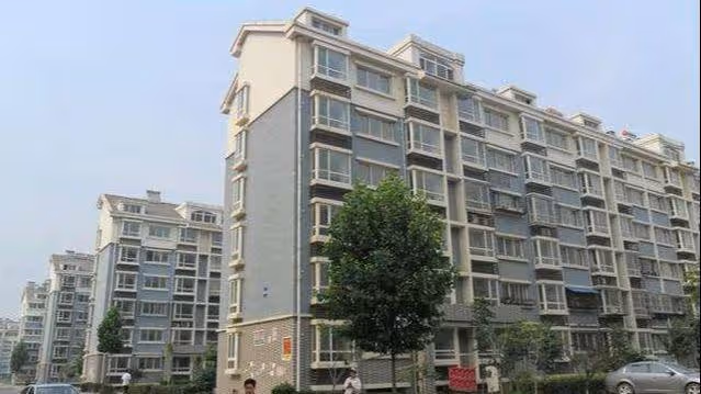 婚後兒媳上交工資卡,小姑結婚兒媳去取錢,看到餘額兒媳怒了