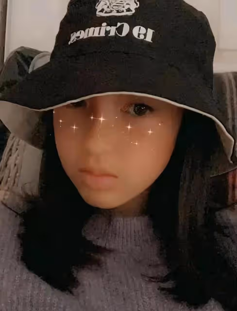 林永健兒子林大竣近照曝光,在家彈鋼琴考英皇八級,被稱讚太優秀