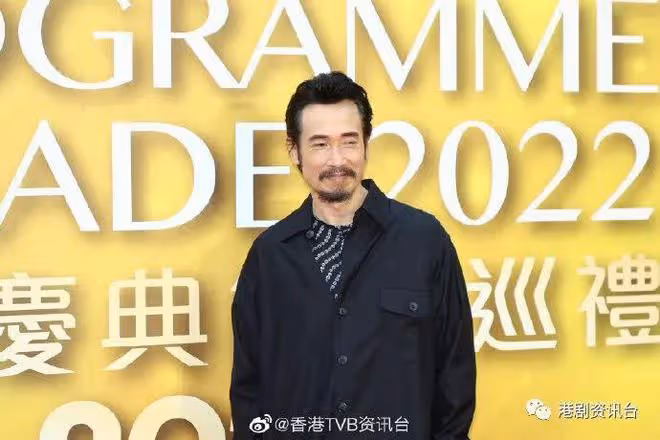TVB率近百藝人宣傳新劇!視後台上險摔跤上頭條