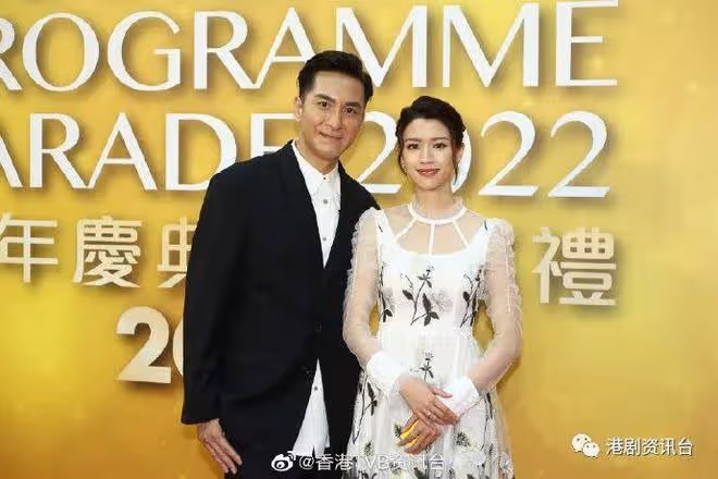 TVB率近百藝人宣傳新劇!視後台上險摔跤上頭條