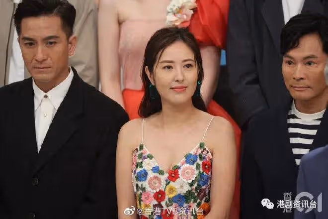 TVB率近百藝人宣傳新劇!視後台上險摔跤上頭條