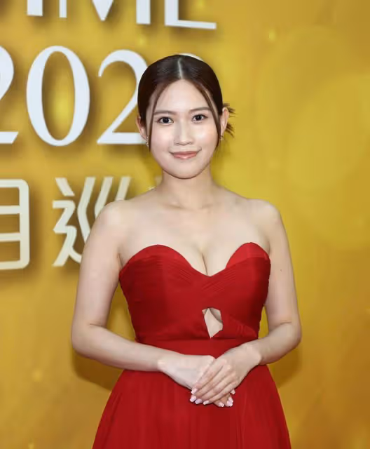 TVB節目巡禮紅毯:郭晉安狀態欠佳,唐詩詠摔倒被陳山聰攙扶