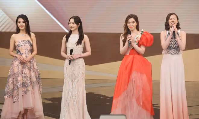 TVB節目巡禮紅毯:郭晉安狀態欠佳,唐詩詠摔倒被陳山聰攙扶