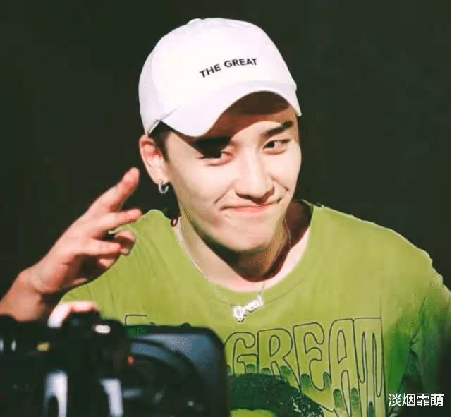 Bigbang成員李勝利,因中介性交易、散布偷拍照片等九項罪名被判1年6個月