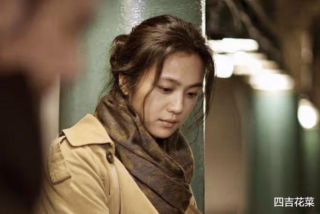 新作入圍坎城,湯唯又出演悲情女子,法令紋都哭出來了