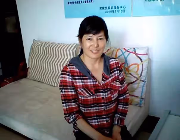 阿嬤家中請保姆,卻發現「家中剩飯常不見」 偷偷跟蹤「揭開背後真相」瞬間淚崩