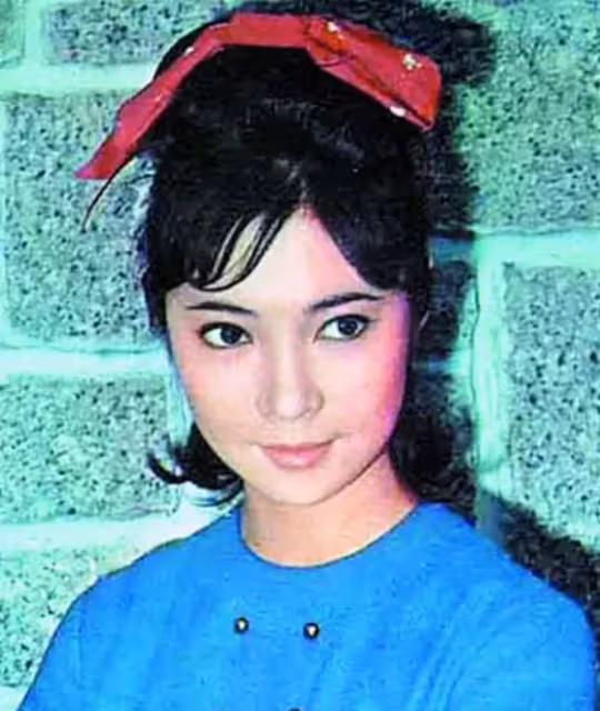 2歲失聰7歲出道養家!傳奇影后「甩謝賢棄秦祥林」二婚嫁圈外夫 今「74歲仍為公益奔波」不惜下跪