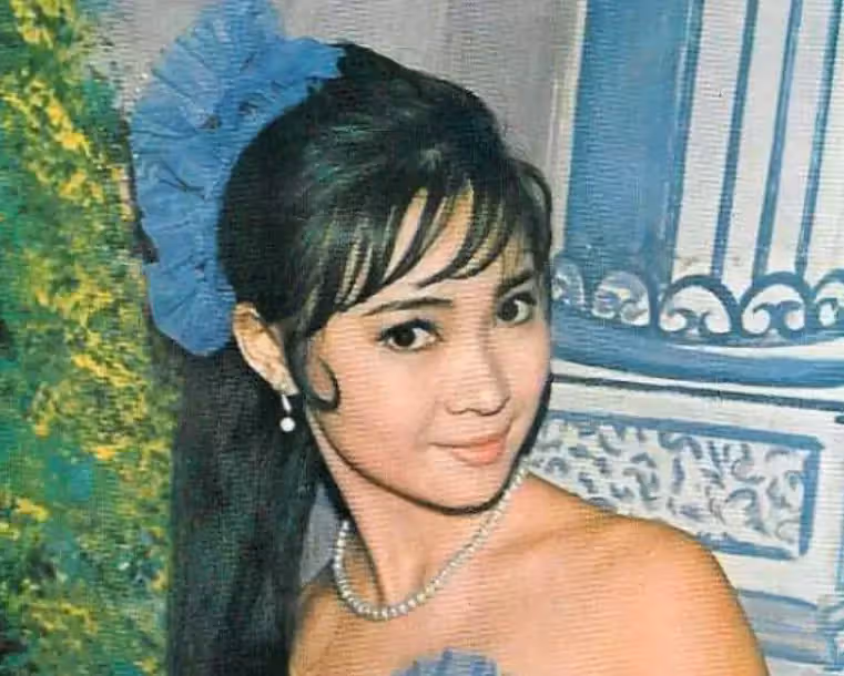 2歲失聰7歲出道養家!傳奇影后「甩謝賢棄秦祥林」二婚嫁圈外夫 今「74歲仍為公益奔波」不惜下跪