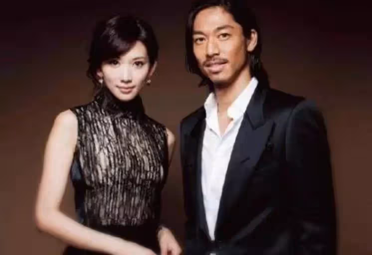 47歲林志玲生子3個月「再曝喜訊」!選擇寫書送給小兒子,初談為人母感受,感謝當初從未放棄