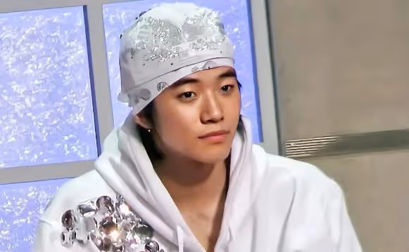 李俊昊：隨便扔個眼鏡造就百萬直拍，擊敗李政宰拿下影帝卻被嘲