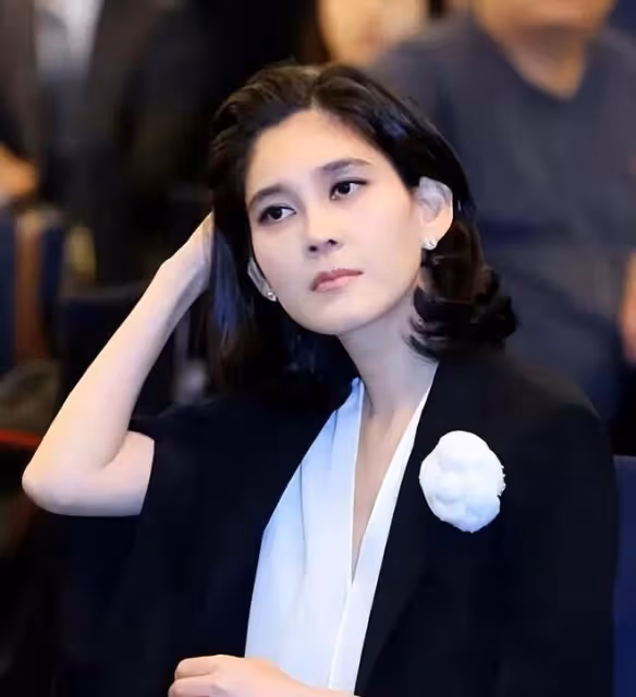 總統之女嫁豪門：丈夫高調尋歡情人登堂入室，她蟄伏11年奪走85億