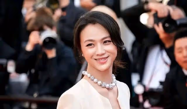 湯唯發文告別坎城！紅毯上全體起立鼓掌8分鐘，人氣超高