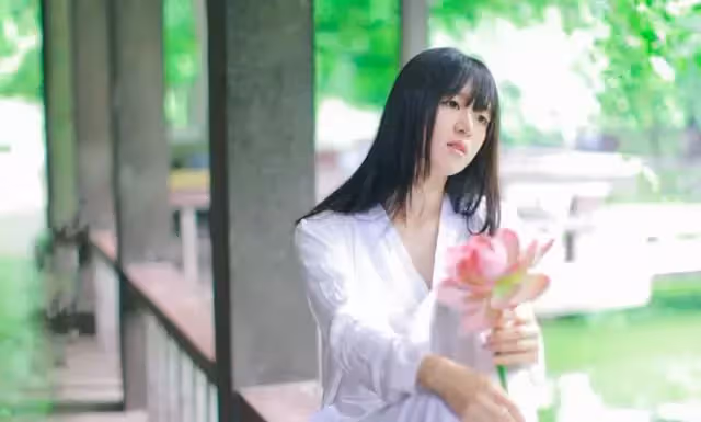 「嫂子，我回娘家睡不下，你個外人識點眼色」婆婆：姑娘，你誰呀