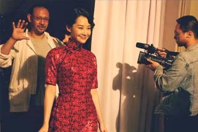 李小冉的胸,閆妮的腿,許晴的臀,這些中年女星性感起來能迷死人