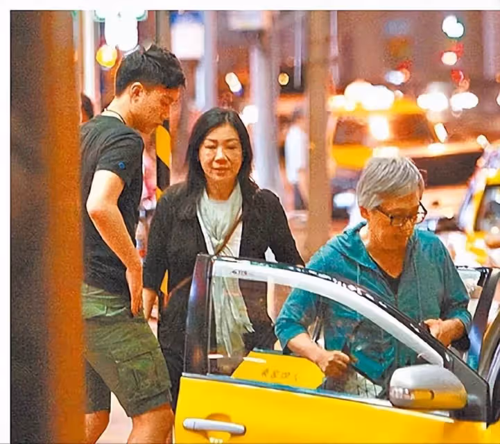 歌手張宇將妻子緊急送醫!太太十一郎遭遇醫療疏忽,藥物過敏致呼吸困難,現已沒有大礙,曾坦言「近些年小病不斷」