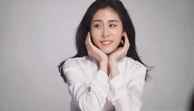 沒結婚就給頂流男星生娃,「韓國練習生」張碧晨的上位史,太狠了