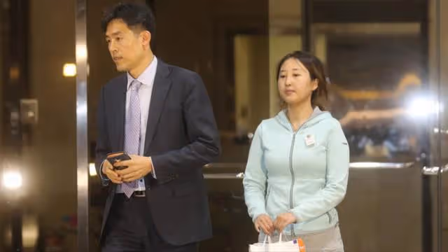 迷戀宋仲基挪用國家公款,朴槿惠被閨蜜牛郎送入獄,如今東山再起