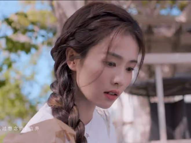 白鹿曬新MV,和「男友」如膠似漆,溫馨纏綿