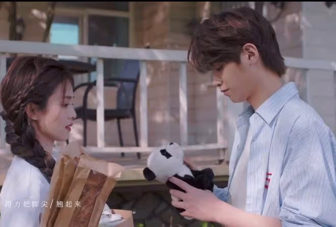 白鹿曬新MV,和「男友」如膠似漆,溫馨纏綿