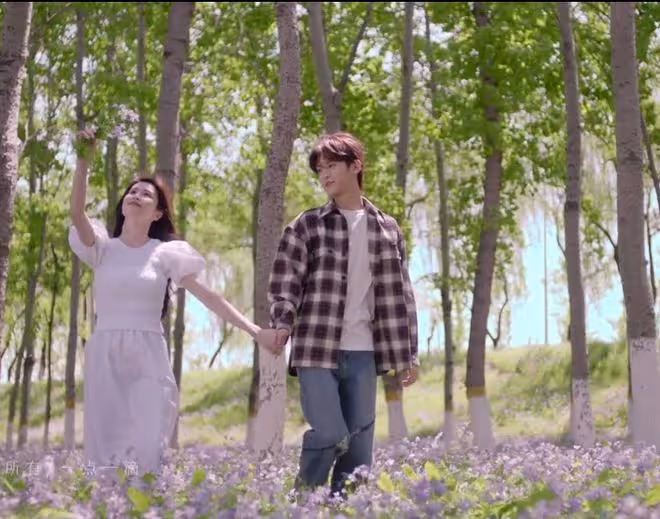 白鹿曬新MV，和「男友」如膠似漆，溫馨纏綿