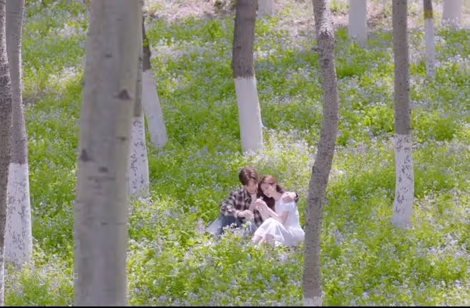 白鹿曬新MV，和「男友」如膠似漆，溫馨纏綿