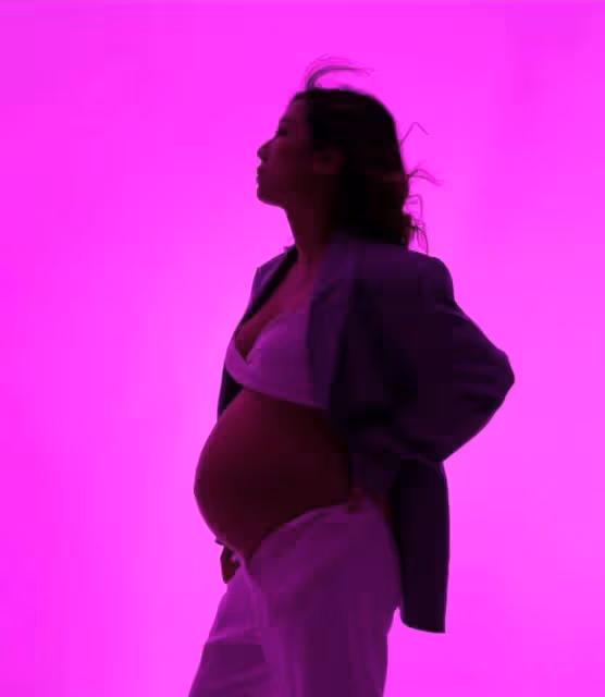 恭喜！TVB前知名女星懷孕9個多月臨盆在即，曬孕肚照身材豐滿