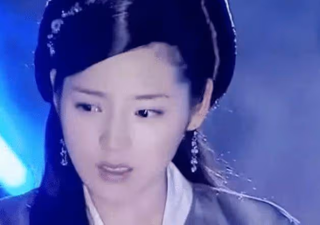 她曾是最美「三聖母」,卻染上毒癮前程盡毀,今胖成大媽面目猙獰