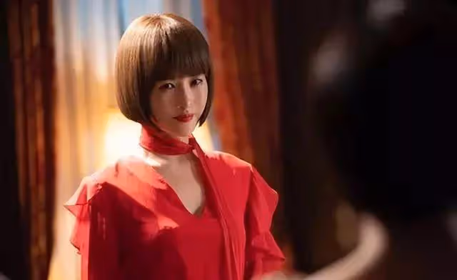 金三順變臉史,43歲做哪些改造才變成這張網紅臉,要向現實低頭啊