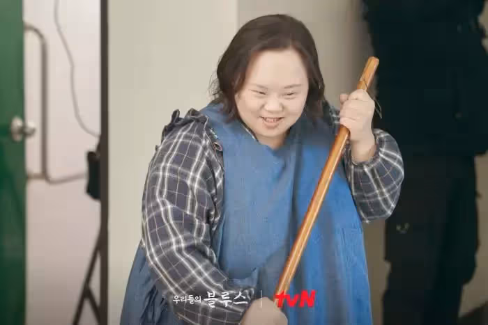 韓國首位唐氏綜合症演員鄭恩惠,《藍調》飾演韓智敏雙胞胎姐姐